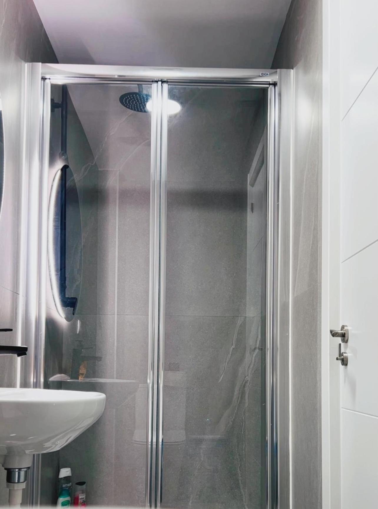 מדריד Hostel 18 מראה חיצוני תמונה
